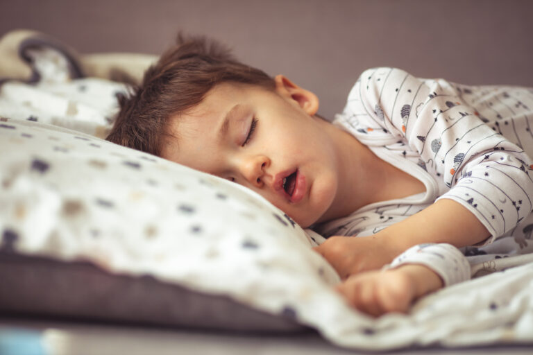 Comment fonctionne le cycle du sommeil chez un enfant ?