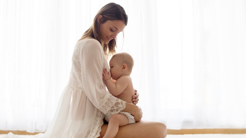 Quand mon bébé peut-il se passer de lait la nuit ?